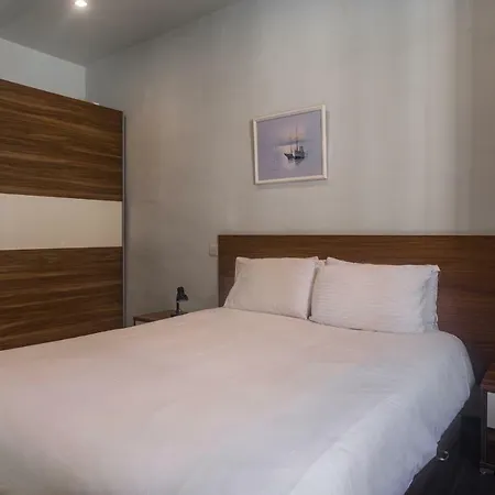Balluta Bay Large Air-conditioned 3 Bedroom *