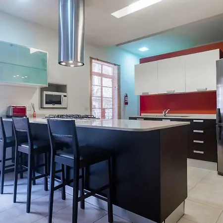 Balluta Bay Large Air-conditioned 3 Bedroom Апартаменты *