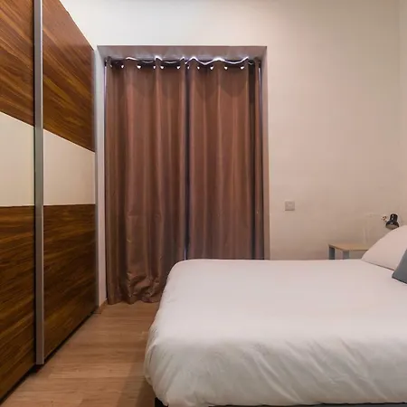 Balluta Bay Large Air-conditioned 3 Bedroom * Sliema