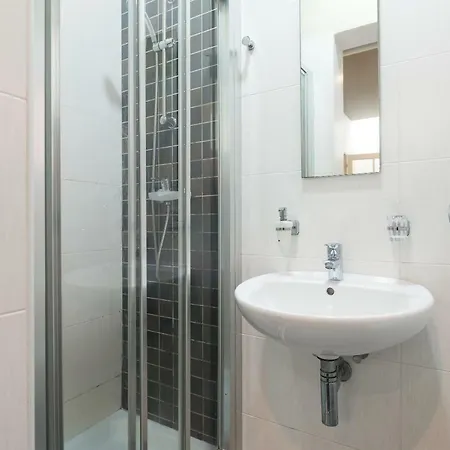 Апартаменты Balluta Bay Large Air-conditioned 3 Bedroom Слима