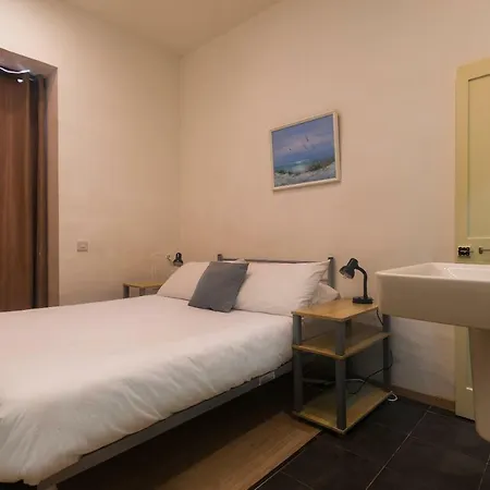 Balluta Bay Large Air-conditioned 3 Bedroom